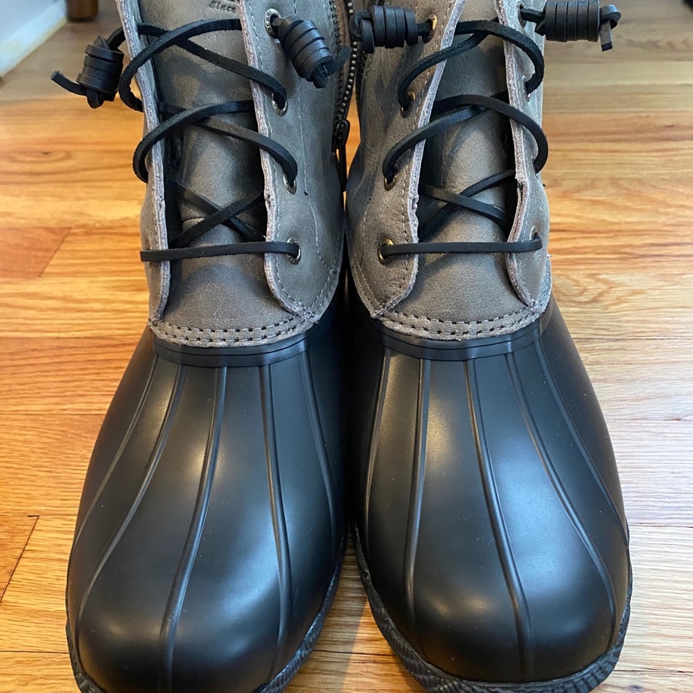 Sperry Rain Boot - NWT